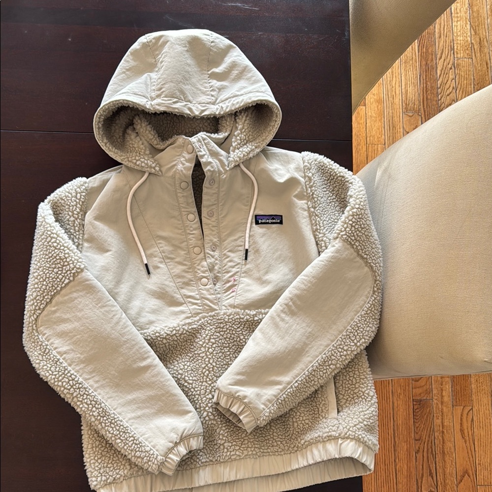 Patagonia Cream Sherpa Hoodie XS